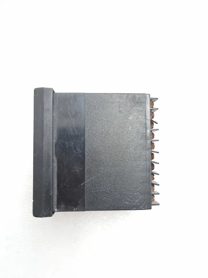 Honeywell DC1020 Temperature Controller 85-265Vac DC1020 Free Ship Worldwide